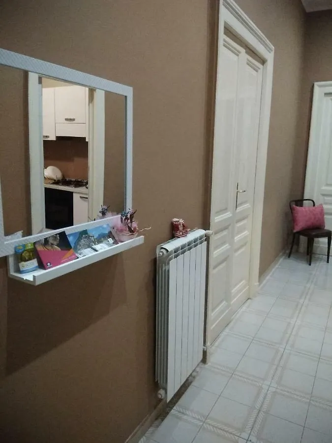 Domus Mea Apartment Nápoly